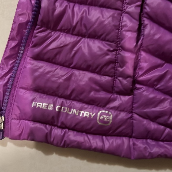 Puffer vest, purple free country brand size 4/5 kids - Picture 4 of 6